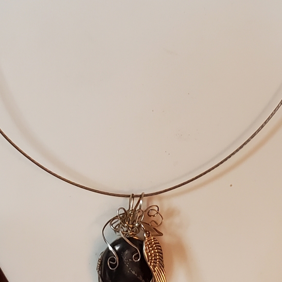 Elite Noble Shungite Wire Wrapped Necklace w Feather Charm - Picture 4 of 9